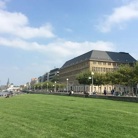 City Center Am Rhein * Düsseldorf